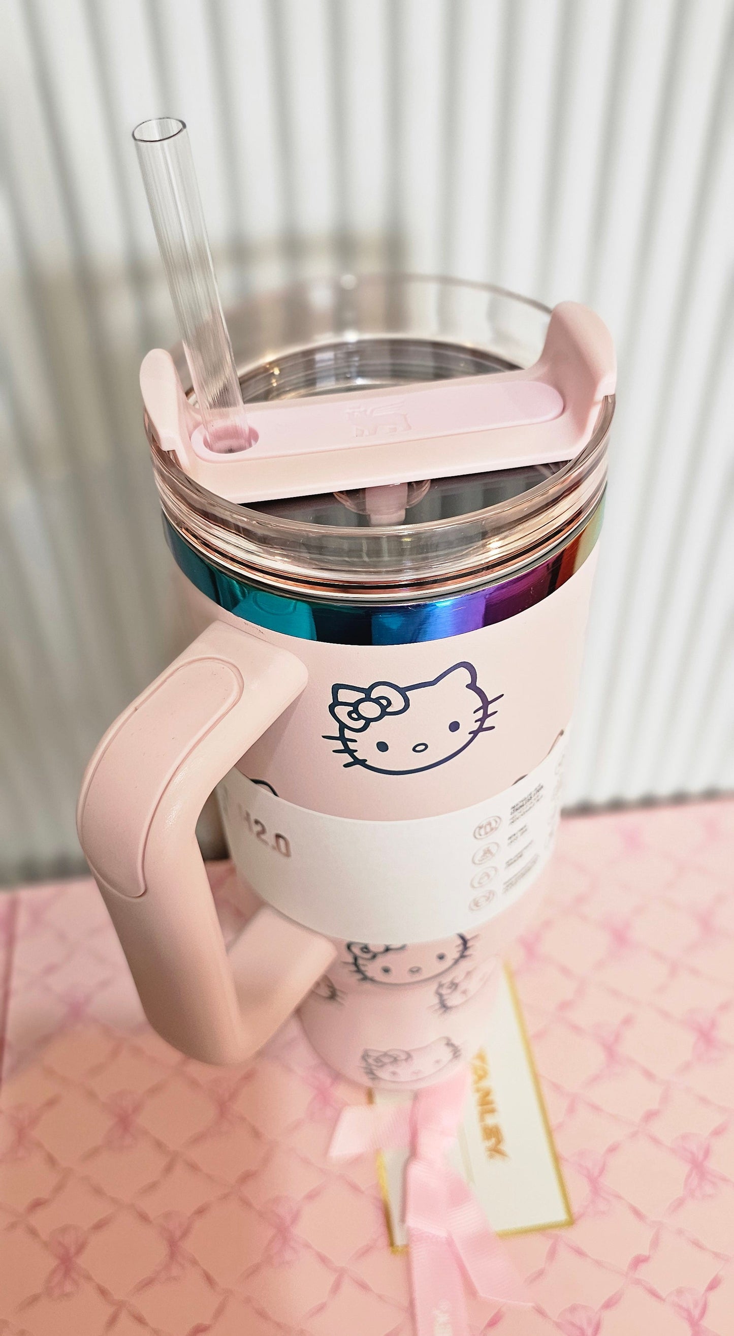Hello Kitty x Stanley Quencher H2.0 Tumbler – 40oz (1.18L) Pink Edition with Handle & Straw
