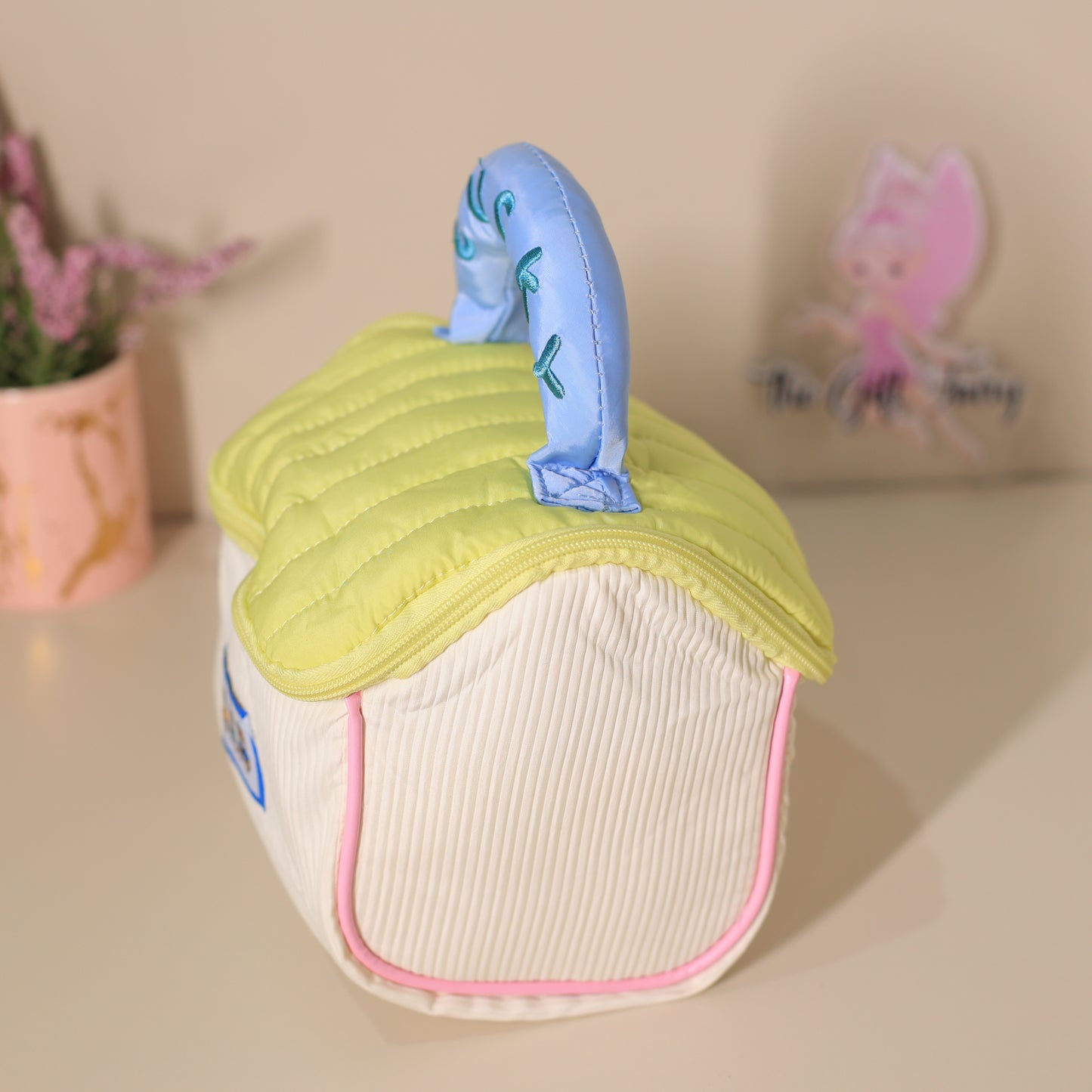 Cute Kids Travel Organizer with Padded Handle – Hut Shape