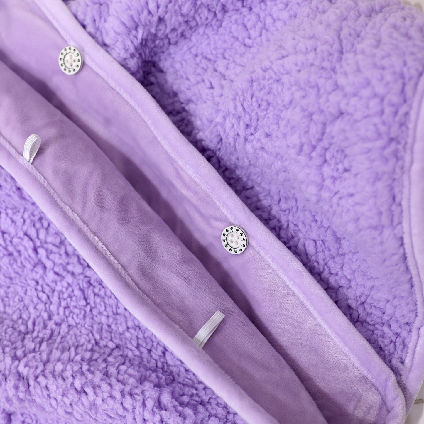 Sanrio Purr- fectly Cozy Wearable Blanket. [Kuromi]