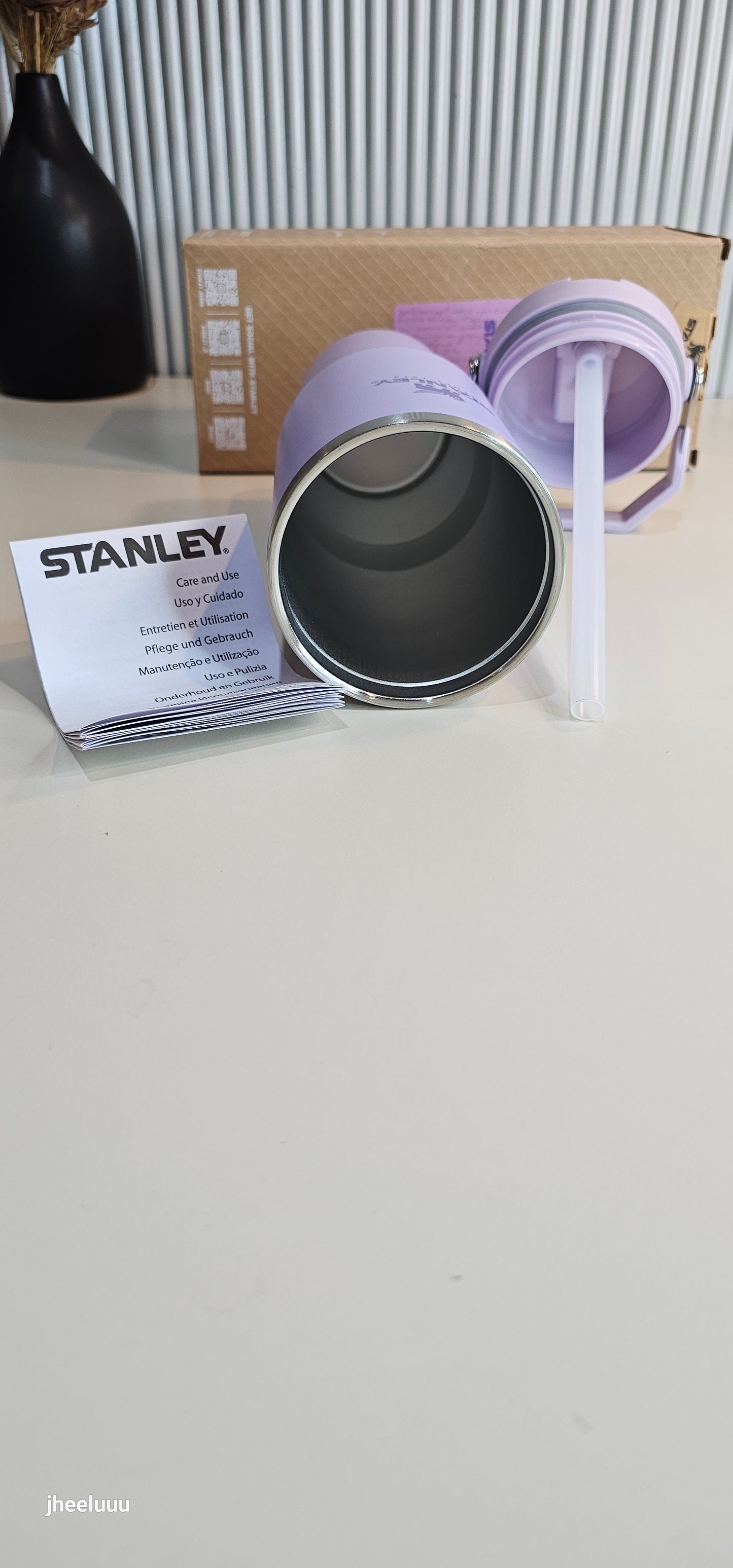 Stanley IceFlow Flip Straw Tumbler 0.88L | Lilac with Handle