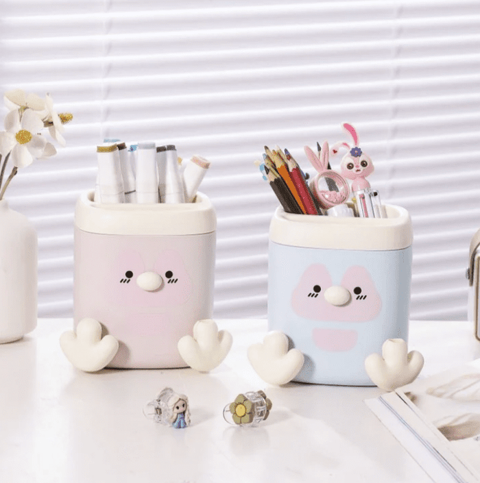 Kawaii Penguin Pen Stand.