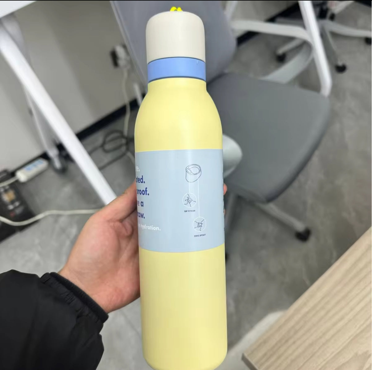 FreeSip Twist Insulated Stainless Steel Water Bottle with Built-in Straw & Carry Hook | Leak-Proof