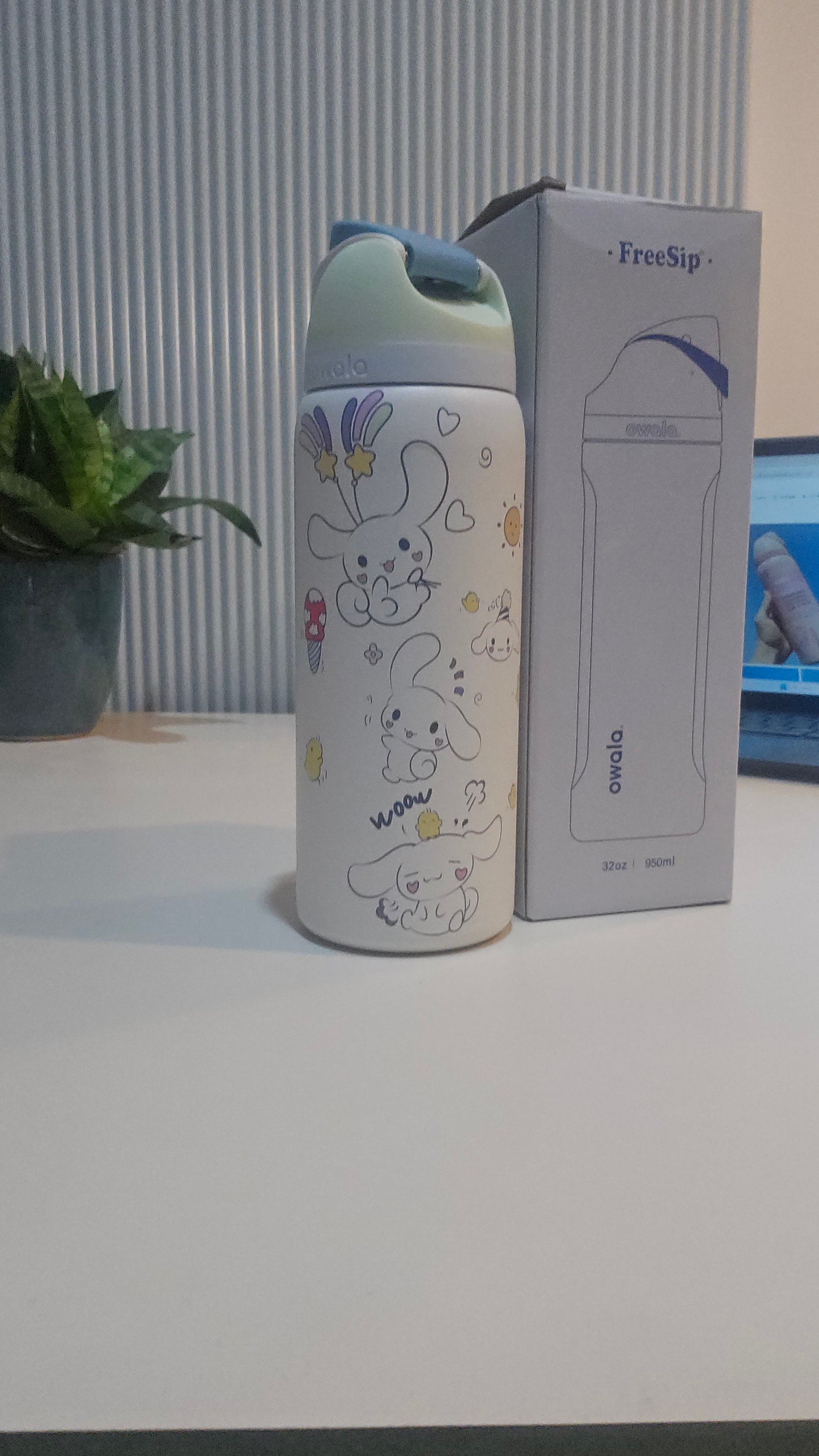 Owala Freesip X Cinnamoroll Limited Edition Bottle. [ 945ml/ 710ml]