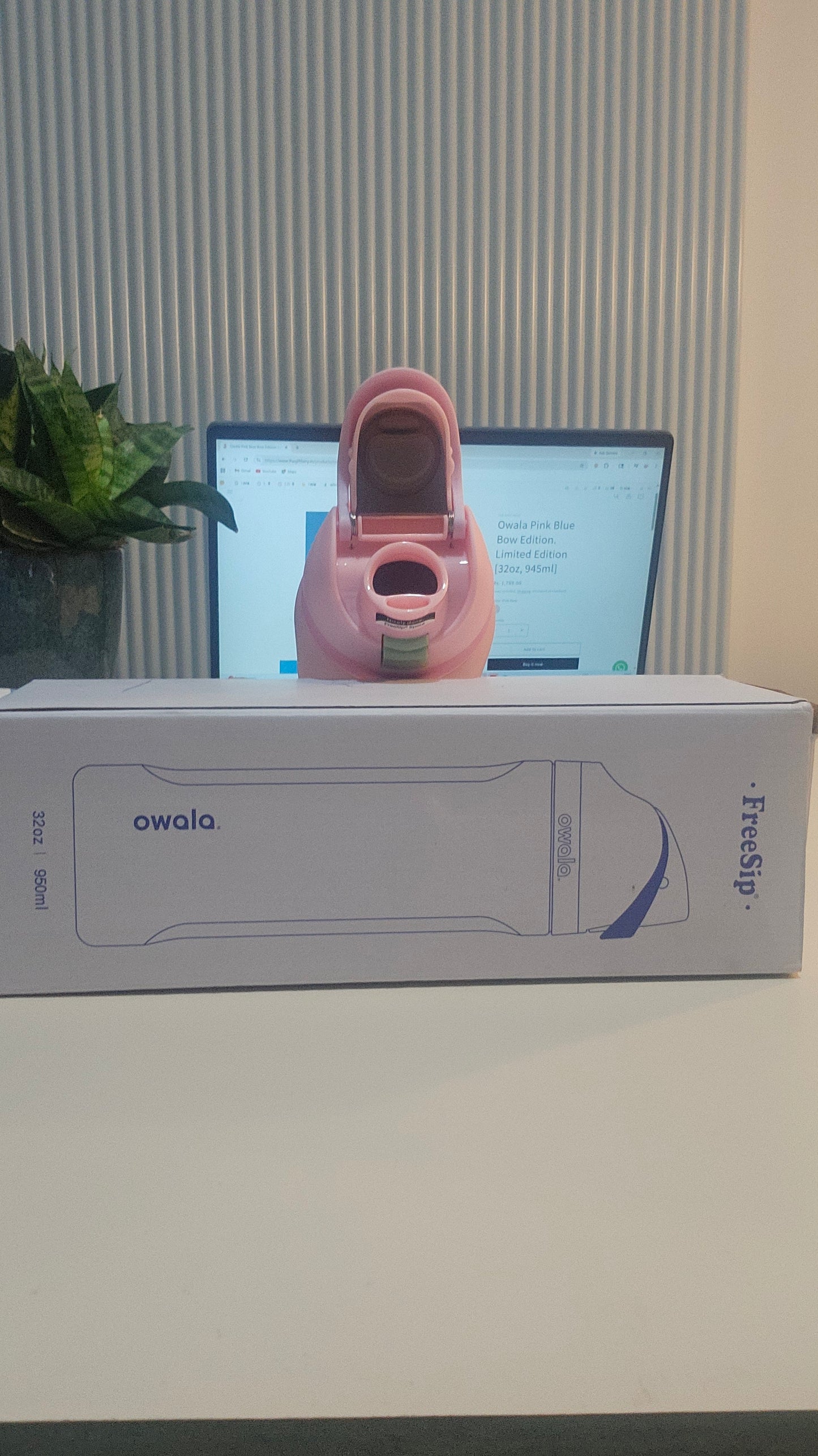 Owala Pink Blue Bow Edition.           Limited Edition  [32oz, 945ml]