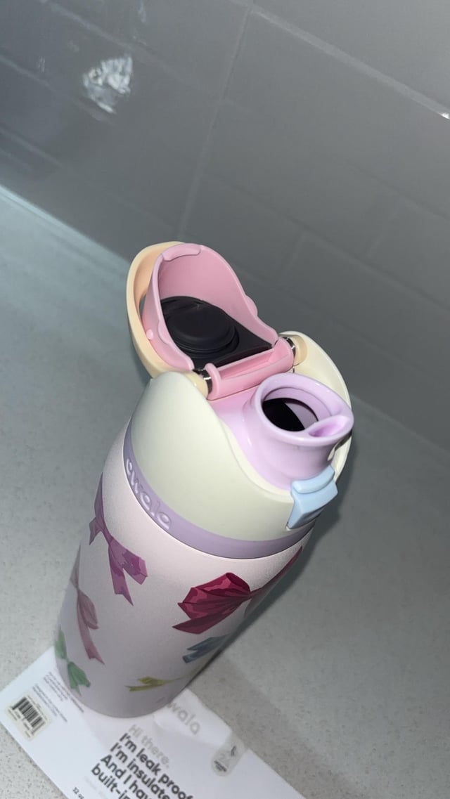 Girlhood Owala |Freesip | 32oz | Exclusive Muticolour Pink Bow |Limited Edition