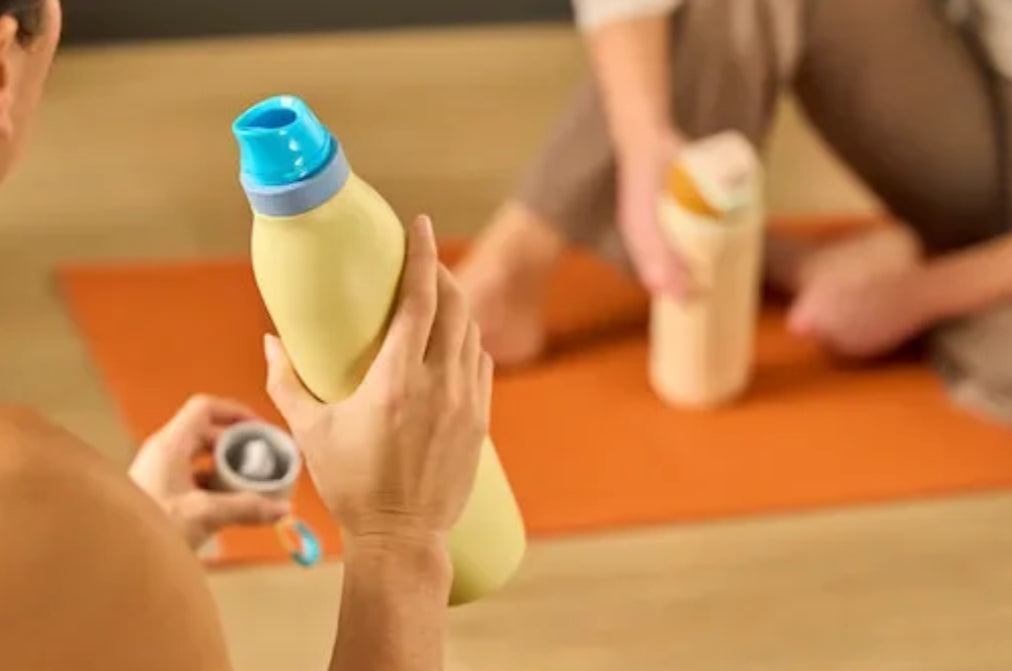 FreeSip Twist Insulated Stainless Steel Water Bottle with Built-in Straw & Carry Hook | Leak-Proof