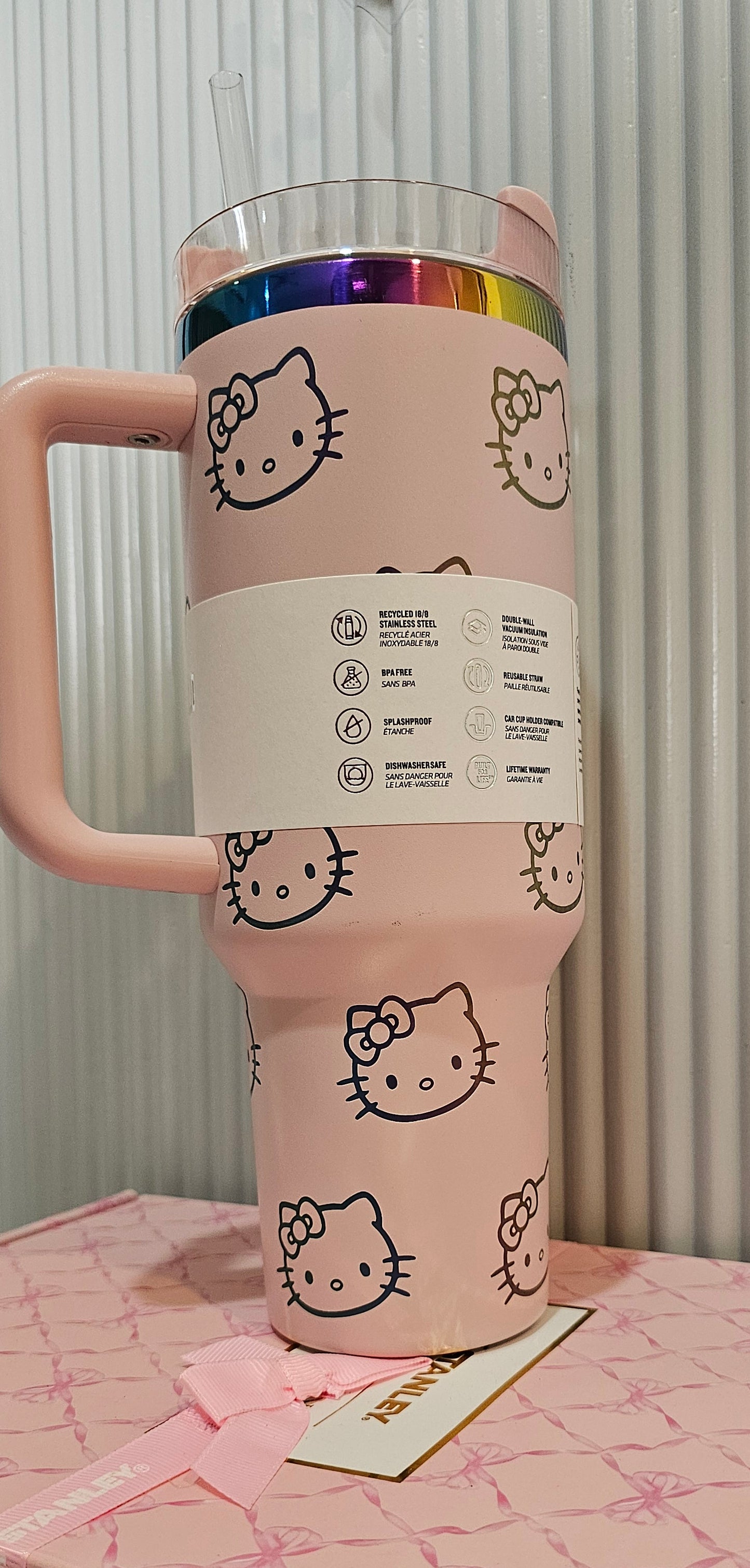 Hello Kitty x Stanley Quencher H2.0 Tumbler – 40oz (1.18L) Pink Edition with Handle & Straw