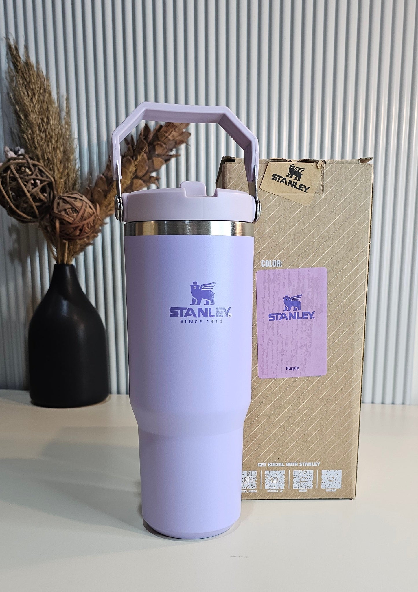 Stanley IceFlow Flip Straw Tumbler 0.88L | Lilac with Handle