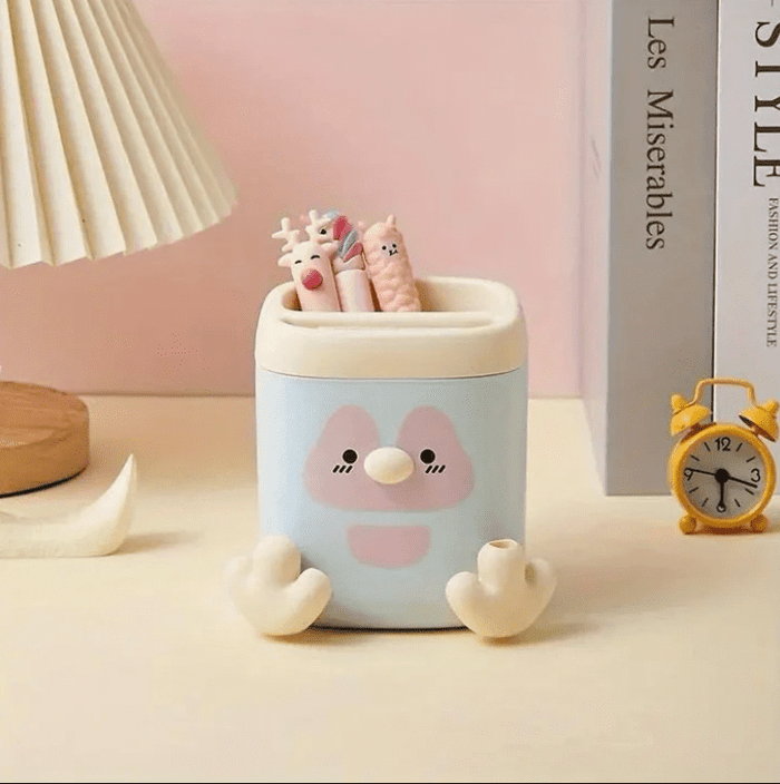 Kawaii Penguin Pen Stand.