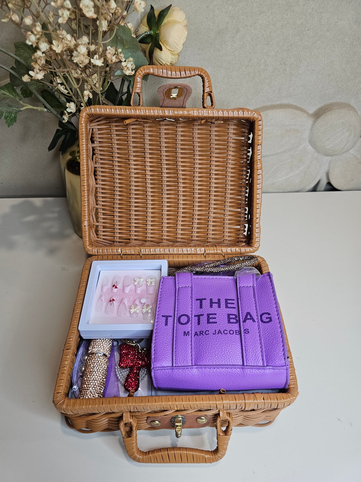Exclusive Rakhi Hamper for Adult Sisters, Nanands & Bhabhis 💖