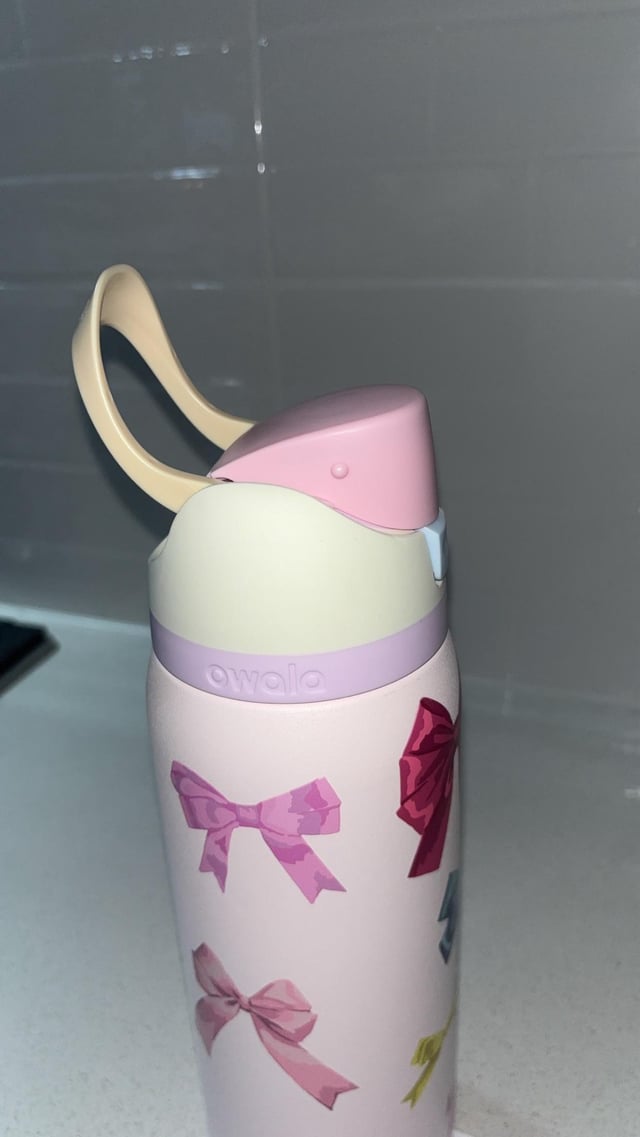 Girlhood Owala |Freesip | 32oz | Exclusive Muticolour Pink Bow |Limited Edition